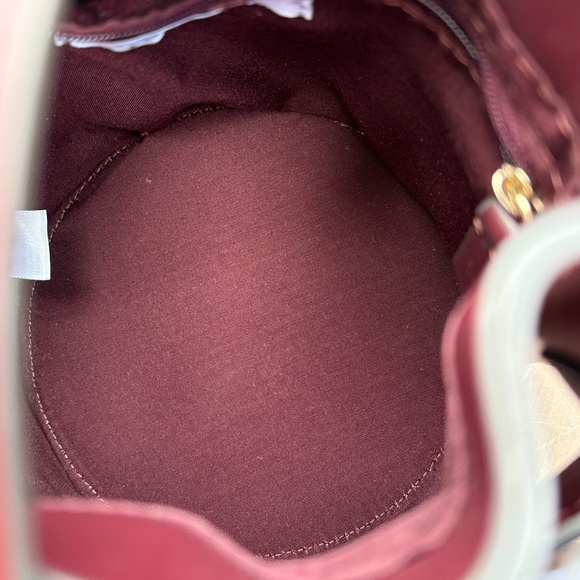 NWT-Liz Claiborne Mini Bucket Bag Burgundy Wine | Gold Hardware - Picture 5 of 7